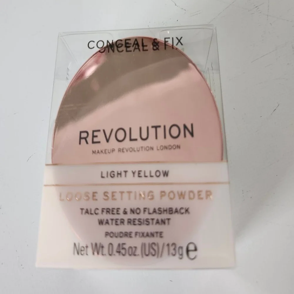 Makeup Revolution Conceal & Fix Loose Setting Powder Light Yellow
